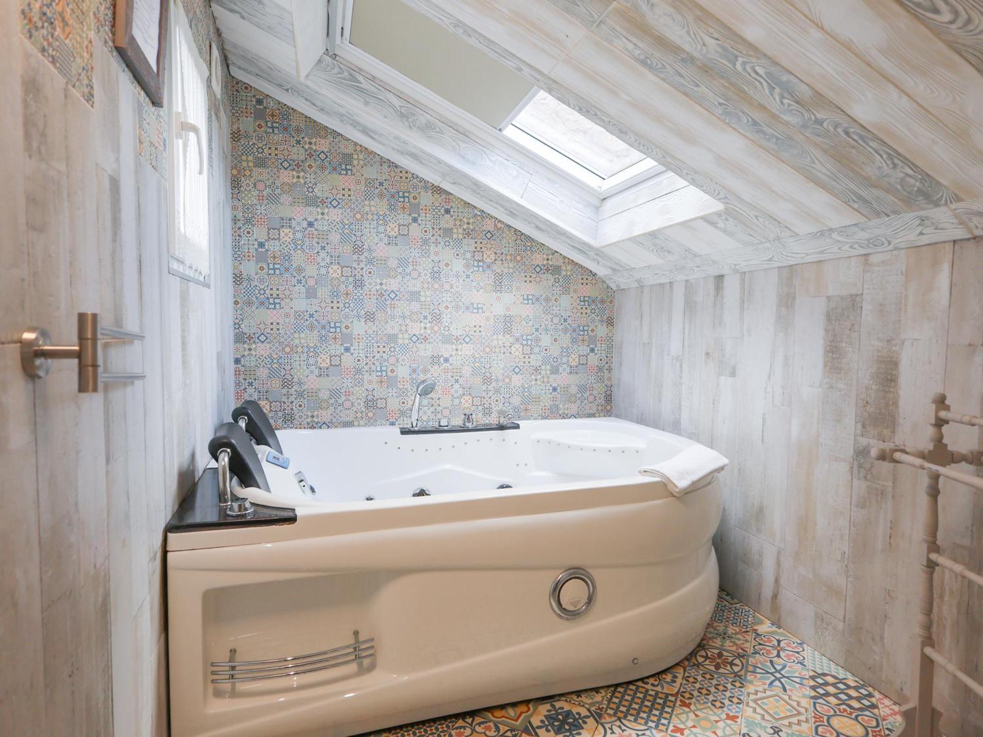 Akla Suites Con Jacuzzi Santillana Santillana del Mar Kültér fotó